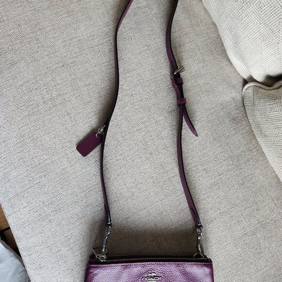 COACH Double zip crossbody pebble leather Deep Berry/purple EUC travel - Picture 14 of 14